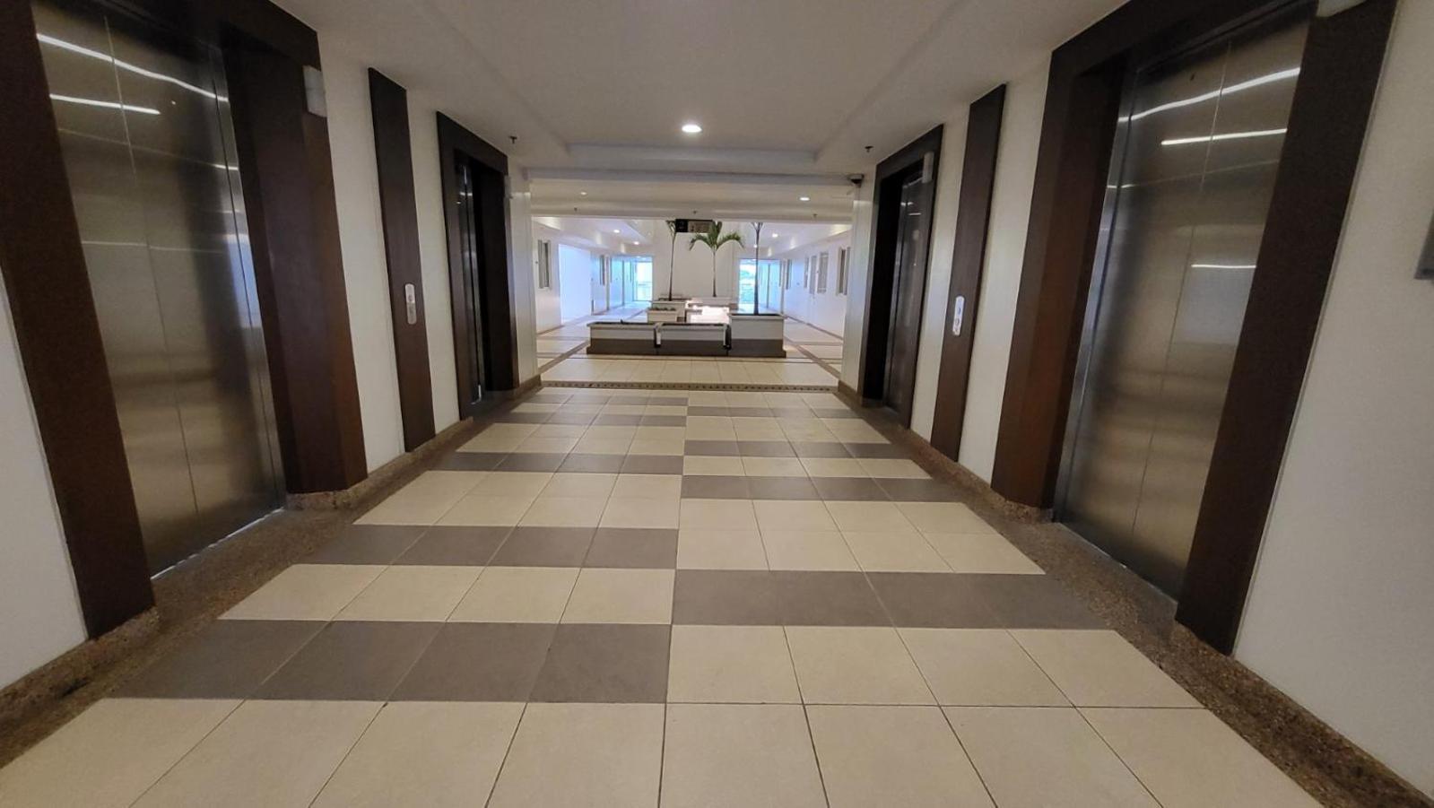 The Atherton- Spacious Modern Condo Unit In Paranaque Near The Airport, Makati, Bgc And Highways Paranaque City Exterior foto